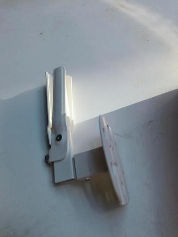 Beugels voor radiator, 3 stuks beschikbaar voor biedingen