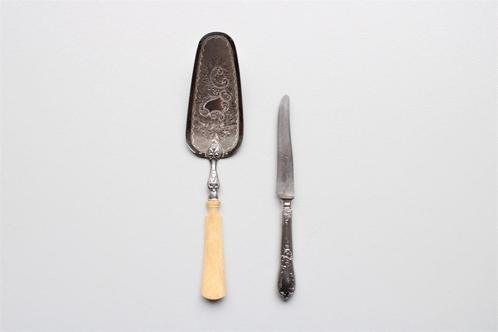 zilveren taartschep en verzilverd mes, Antiek en Kunst, Antiek | Servies los, Ophalen of Verzenden