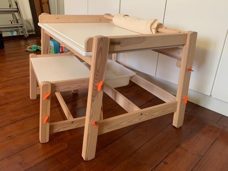 IKEA Flisat kinderbureau + bankje, verstelbaar - nieuwstaat, Kinderen en Baby's, Kinderkamer | Inrichting en Decoratie, Zo goed als nieuw