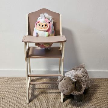 Upcycled poppenstoeltje in een zeer zachte kleur beschikbaar voor biedingen