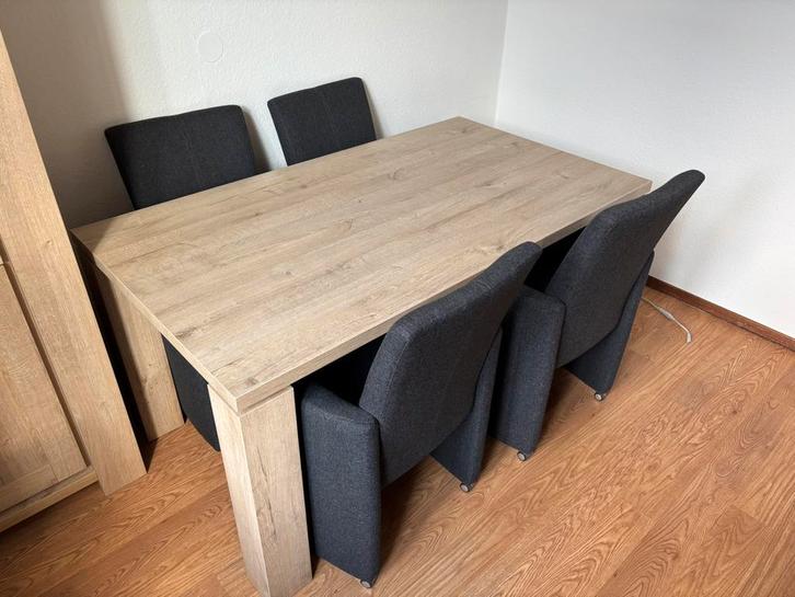 Goossens eettafel met stoelen ZGAN, Huis en Inrichting, Complete inboedels, Ophalen