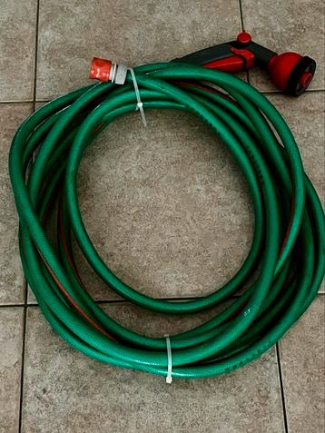 Gardena tuinslang met tuinspuit beschikbaar voor biedingen