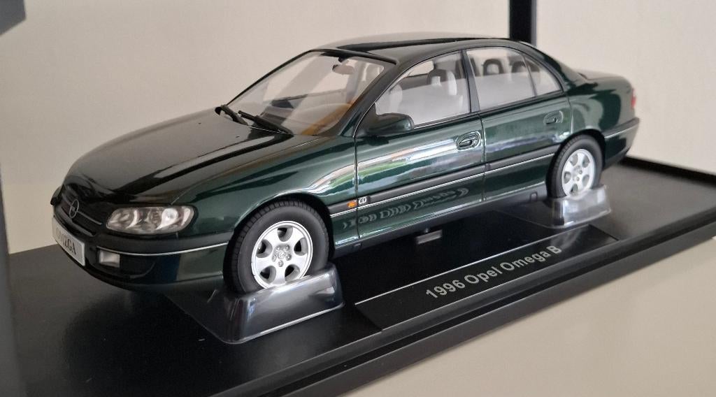 Opel Omega B -1996-, Hobby en Vrije tijd, Modelauto's | 1:18, Nieuw, Auto, Overige merken, Ophalen of Verzenden