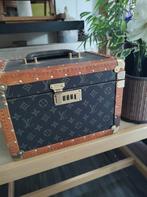 Originele Louis Vuitton beautycase, Bijoux, Sacs & Beauté, Trackers d'activité, Enlèvement