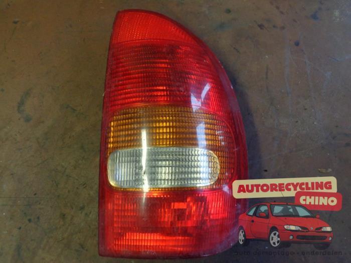 Achterlicht rechts van een Opel Corsa, Auto-onderdelen, Verlichting, Opel, Gebruikt, 3 maanden garantie, Ophalen of Verzenden