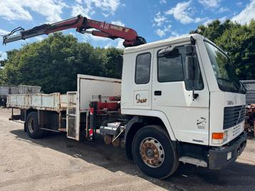 Volvo FL 7 *FLATBED + CRANE HMF-FULL STEEL SUSPENSION* beschikbaar voor biedingen