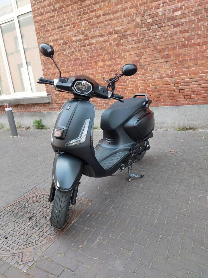 GTS Palermo 2024 - A klasse, Fietsen en Brommers, Snorfietsen en Snorscooters, Gebruikt, Benzine, Ophalen