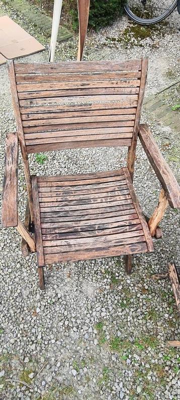 Teakhouten opklapbare tuinstoelen en bijzettafel  beschikbaar voor biedingen