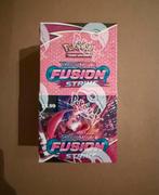 Pokémon Fusion Strike halve boosterbox (18 packs), Ophalen of Verzenden, Nieuw