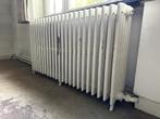 2 gietijzeren radiatoren op pootjes, Radiateur, Enlèvement, Utilisé, 60 à 150 cm