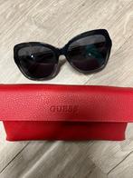 Guess zonnebril Inc doosje, Handtassen en Accessoires, Zonnebrillen en Brillen | Dames, Zonnebril, Zwart, Zo goed als nieuw, Ophalen