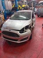 Ford Fiesta 1.0 ecoboost in ongeval, Boîte manuelle, Argent ou Gris, 5 portes, 998 cm³