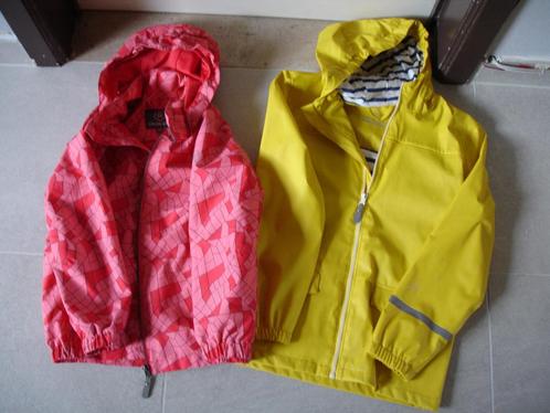 2 regenjassen Mt 128 en Mt 12 jaar, Kinderen en Baby's, Kinderkleding | Maat 128, Jas, Ophalen of Verzenden