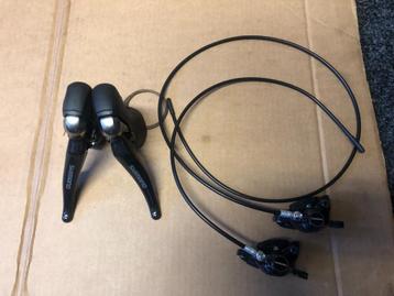 Shimano st-rs 685 shifterset incl remklauwen beschikbaar voor biedingen