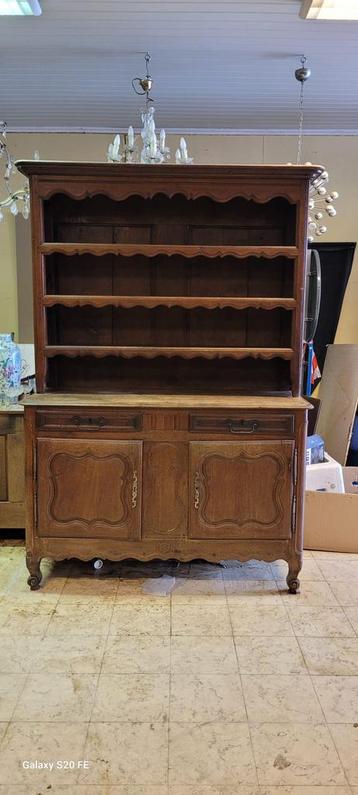 Vaisselier 19 eme siècle en chêne moderne français. beschikbaar voor biedingen