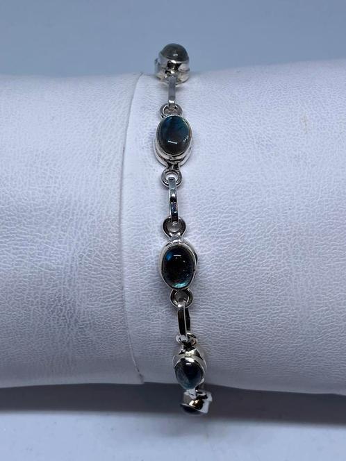 Prachtige zilveren armband met labrador, Handtassen en Accessoires, Armbanden, Nieuw, Zilver, Overige kleuren, Met edelsteen, Ophalen of Verzenden