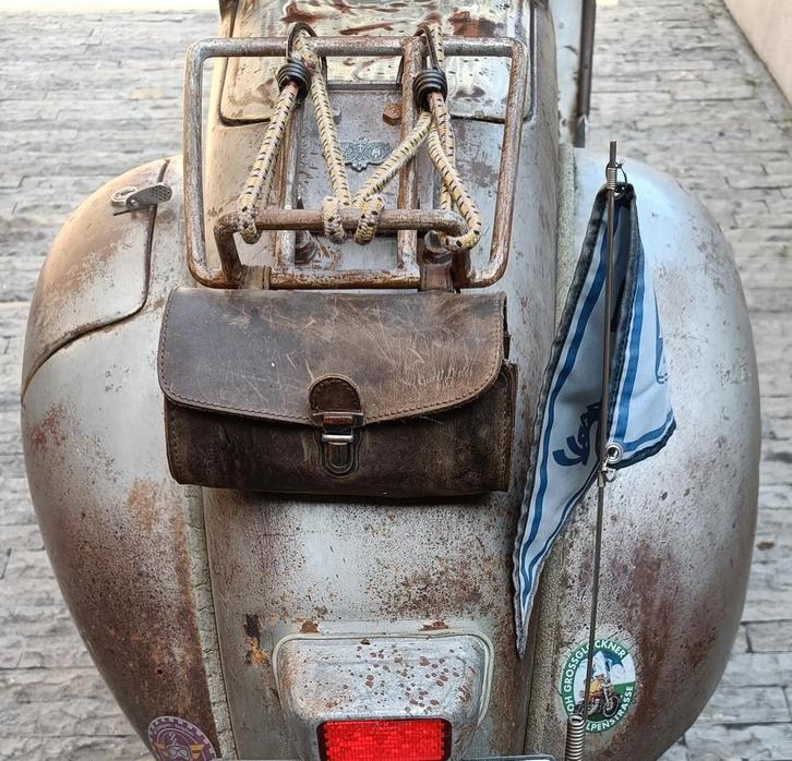 Retro tas, Vespa bougie/gereedschap tasje, Fietsen en Brommers, Fietsaccessoires | Fietstassen, Nieuw, Ophalen
