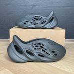Yeezy Foam RNNR Carbon maat 47 NIEUW, Kleding | Heren, Verzenden, Sneakers