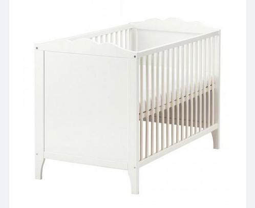 kinderbed ikea + lattenbodem + matras + bedomrander+ lakens, Kinderen en Baby's, Babywiegjes en Ledikanten, Zo goed als nieuw