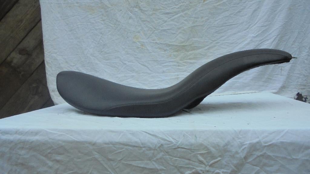 harley davidson origineel dyna zadel FXD vanaf bj 2000 90€, Motoren, Ophalen of Verzenden