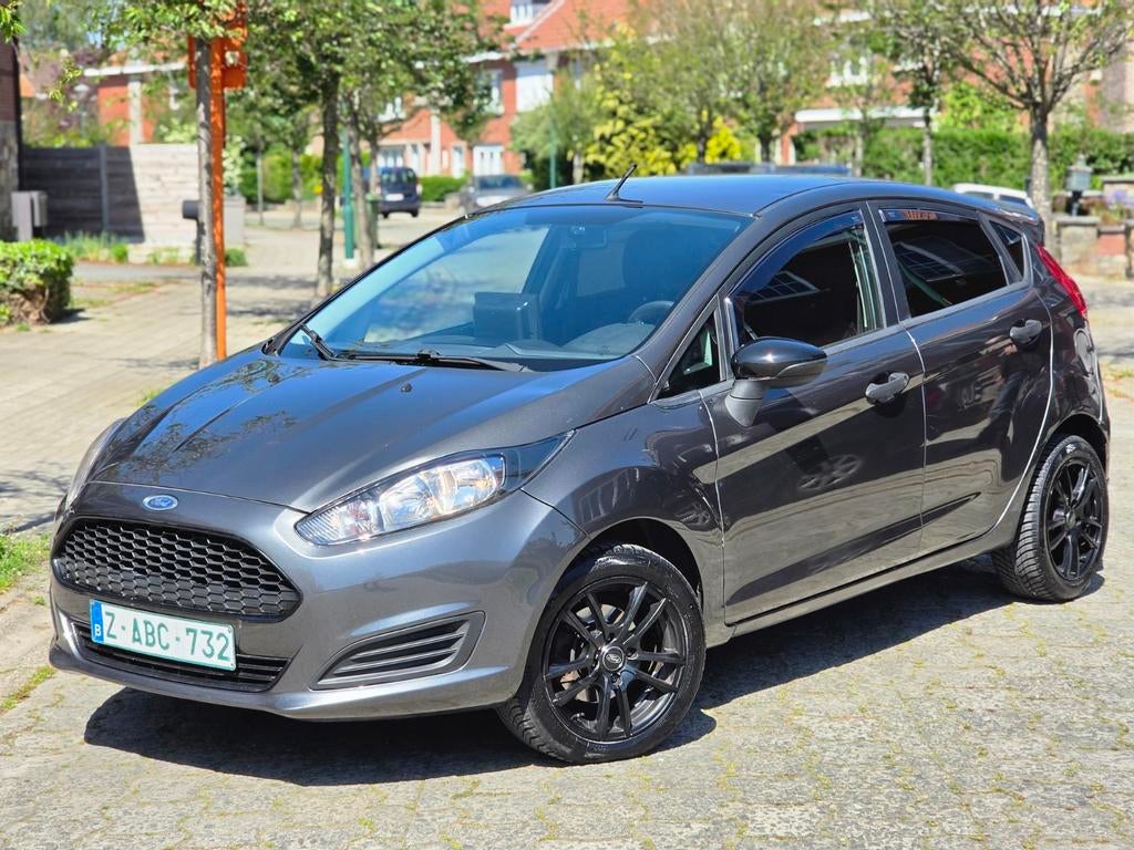 FORD FIESTA 1.25  BENZINE EURO 6 MET APPLE CARPLAY EN CAMERA, Auto's, Ford, Bedrijf, Te koop, Fiësta, ABS, Airbags, Android Auto