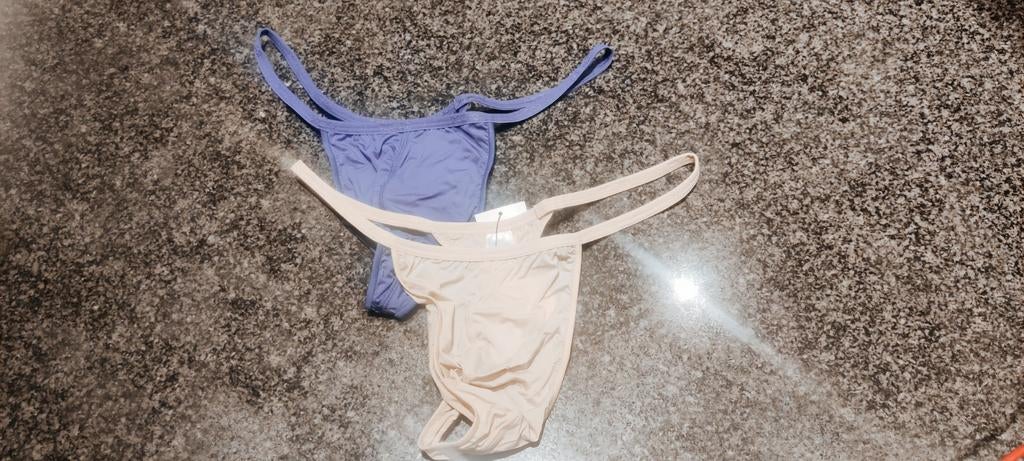 String Hom plumes xl, Enlèvement