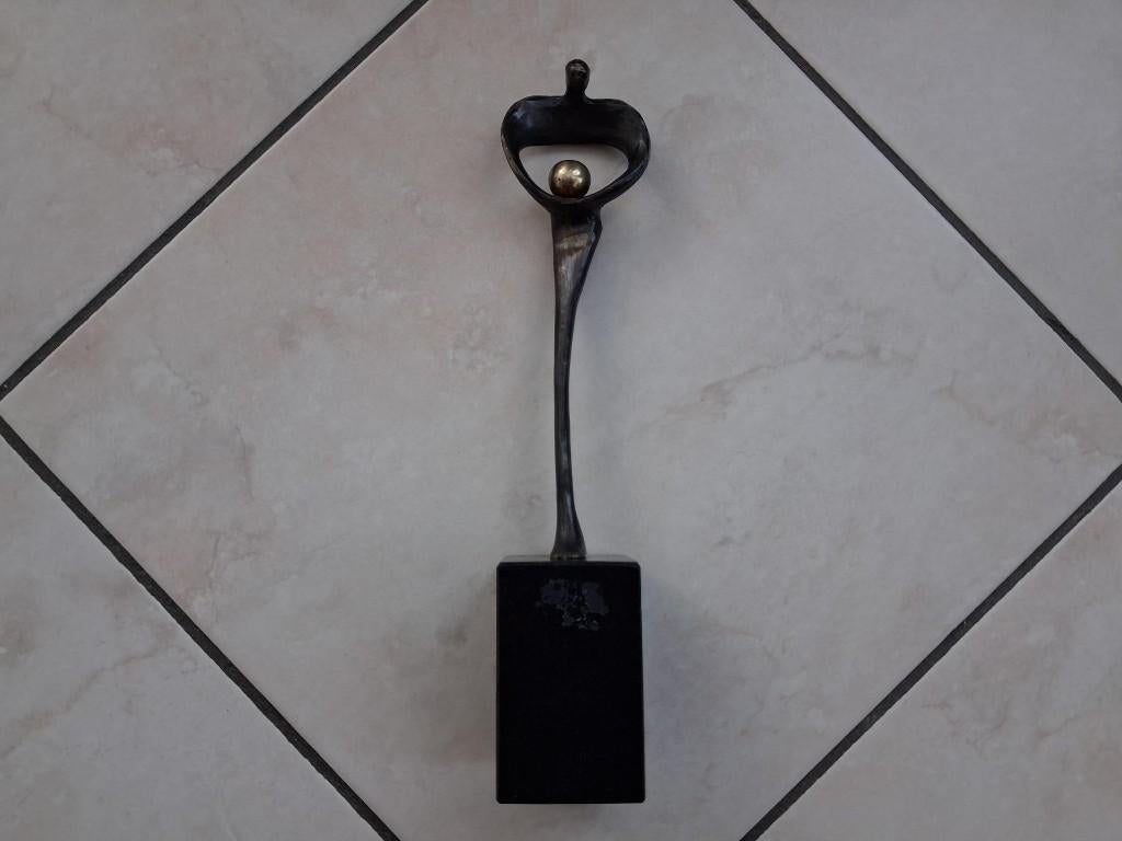 Abstract beeld in brons gesigneerd, Enlèvement ou Envoi, Bronze