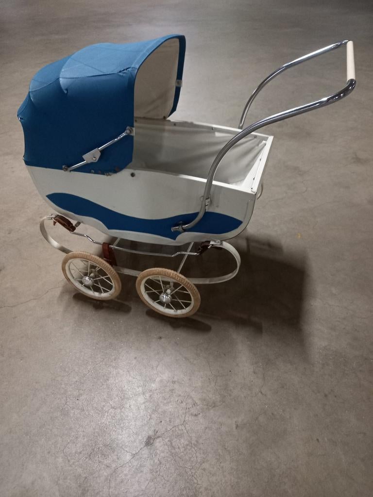 Oude poppenkoets  vintage, merk Torck, Enlèvement