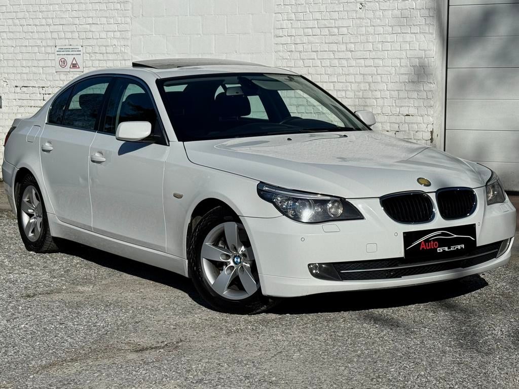 Bmw 520dA E60 LCI *Xénon*Toit ouvrant*Boite auto*, 4 portes, Entretenue par le concessionnaire, Noir, Automatique