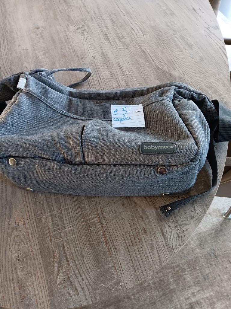 Verzorgingstas Babymoov, Ophalen