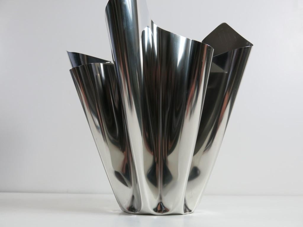 Tulpenvaas Nederlands Martin Brühl The Edge, Antiek en Kunst, Kunst | Designobjecten, Ophalen of Verzenden