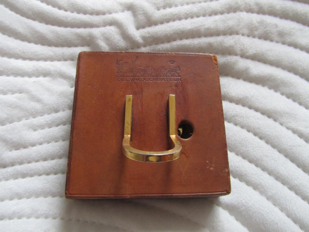 DELVAUX Barometer bruin-bordeaux met logo, Verzenden, Overige kleuren