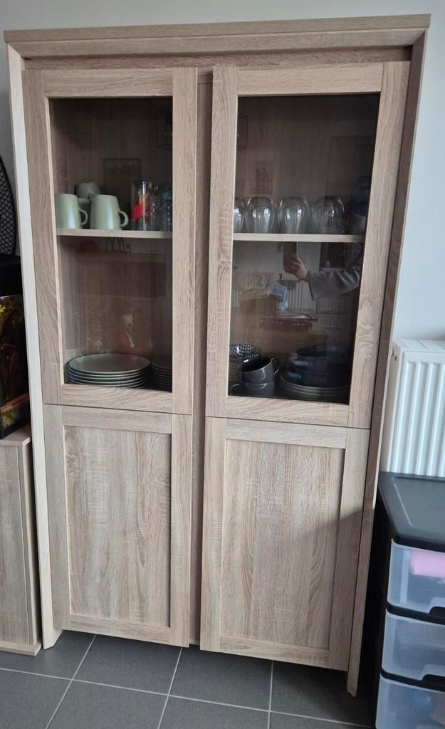 Eetkamerset Hallund, Enlèvement