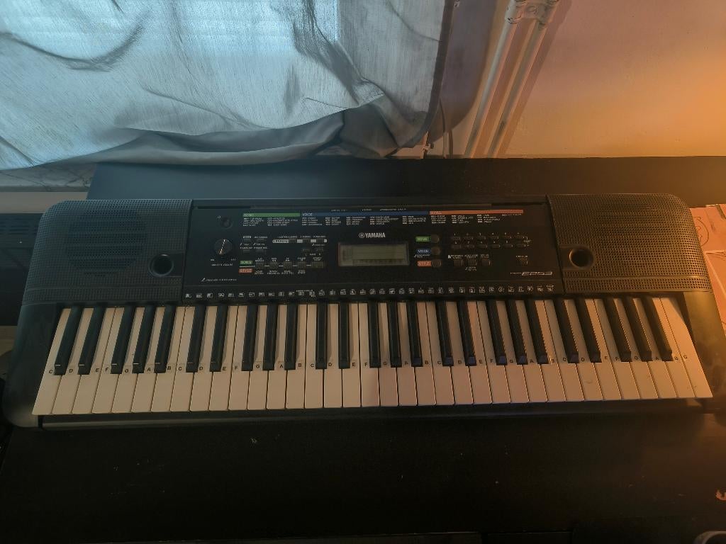 Yamaha psr e253, Ophalen, Gebruikt, 61 toetsen, Yamaha