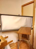 Écran plus table projecteur