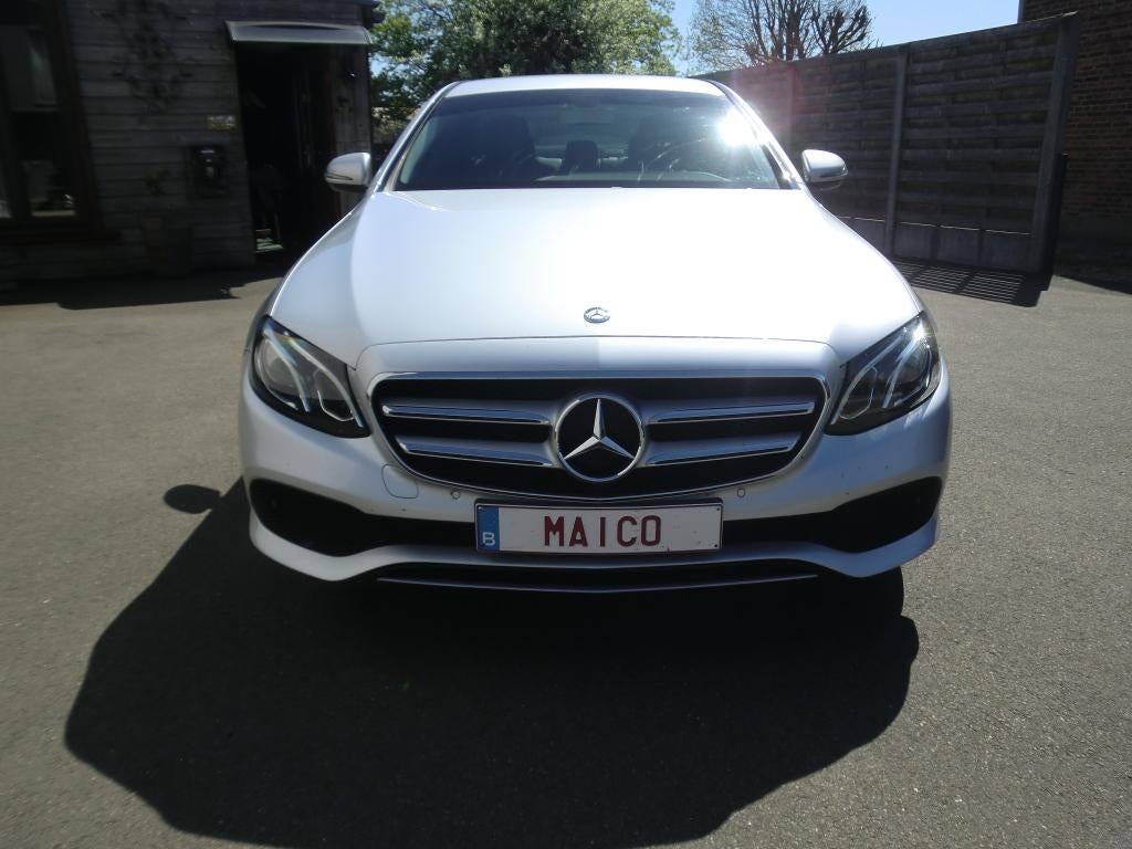 Mercedes E200d in mooie staat met weinig km en alle opties., Achterwielaandrijving, 4 cilinders, Leder en Stof, Particulier