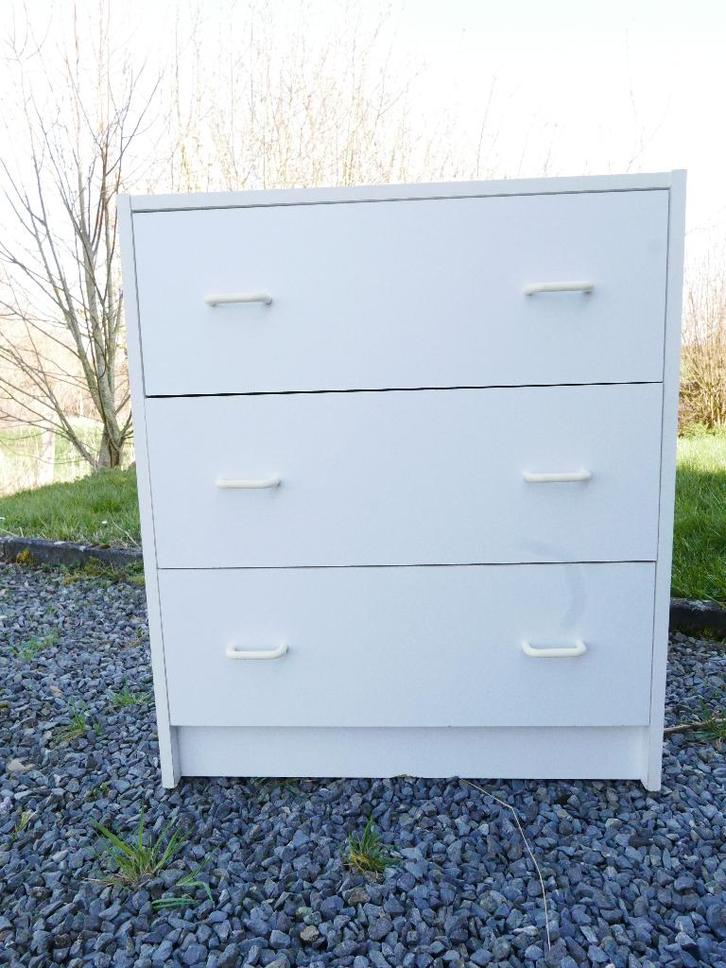 Petite commode à donner, Huis en Inrichting, Kasten | Ladekasten, Gebruikt, Minder dan 100 cm, 50 tot 100 cm, 25 tot 50 cm, 3 of 4 laden