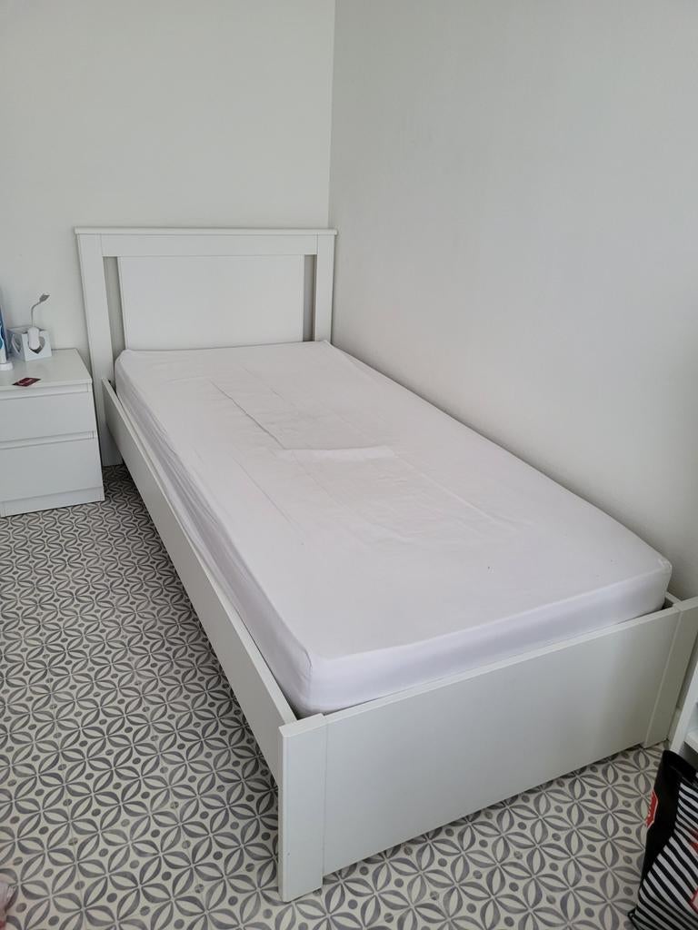 een bed zonder matras, Ophalen