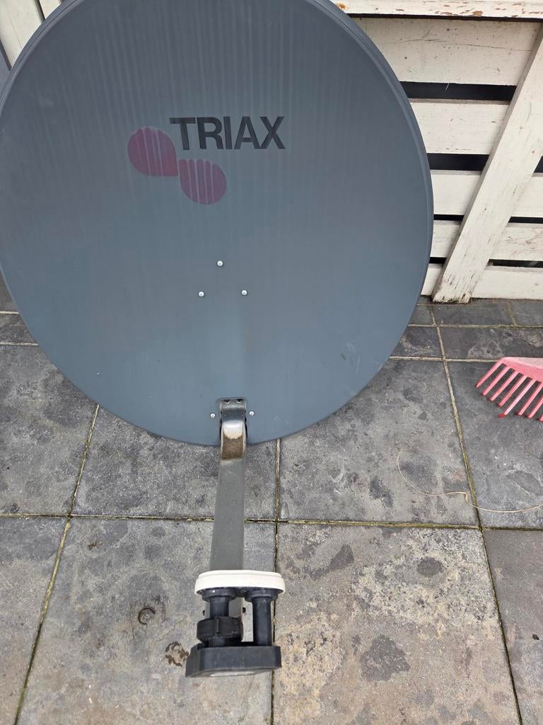 Triax 80 cm schotel inclusief TWIN LNB, Ophalen