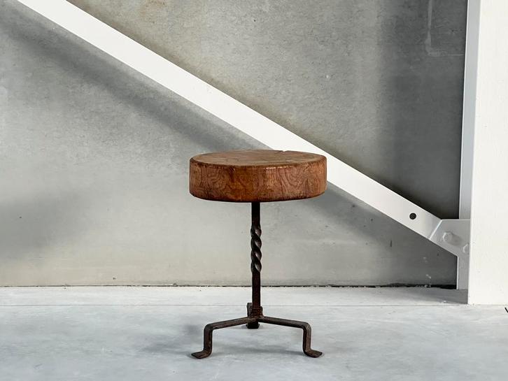 Brutalistische kruk, Antiek en Kunst, Antiek | Meubels | Stoelen en Sofa's, Ophalen