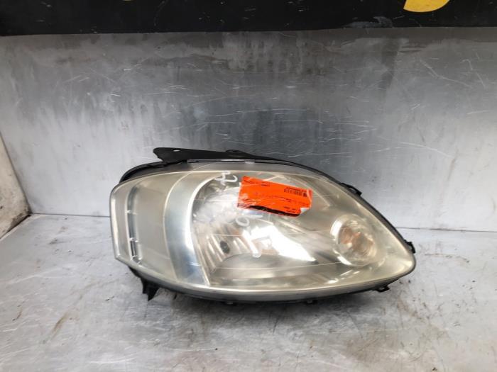 Phare droit d'un Volkswagen Fox, Autos : Pièces & Accessoires, Éclairage, Volkswagen, Utilisé, 3 mois de garantie, Enlèvement ou Envoi
