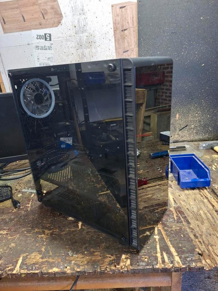 BOITIER TAILLE MOYEN, Computers en Software, Computerbehuizingen, Gebruikt, Ophalen