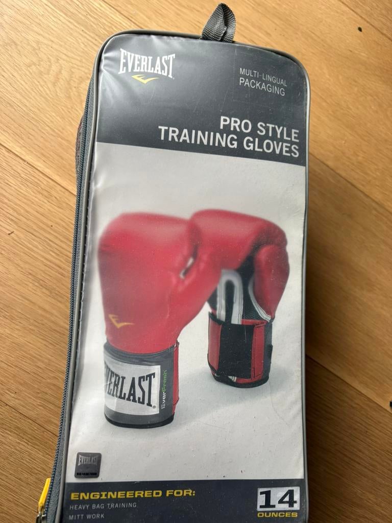 Pro Style Training Gloves, Sports & Fitness, Boxe, Enlèvement, Comme neuf