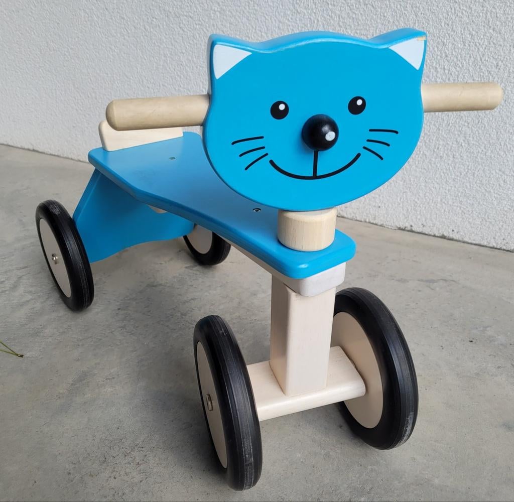 Houten vierwieler loopfietsje, Ophalen