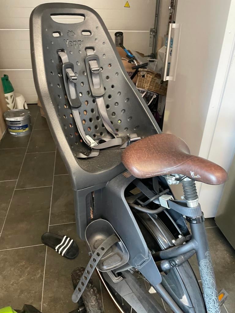 Yepp Achterzitje Fiets - Comfortabel en Veilig, Ophalen, Zo goed als nieuw, Achterzitje, Voetsteuntjes