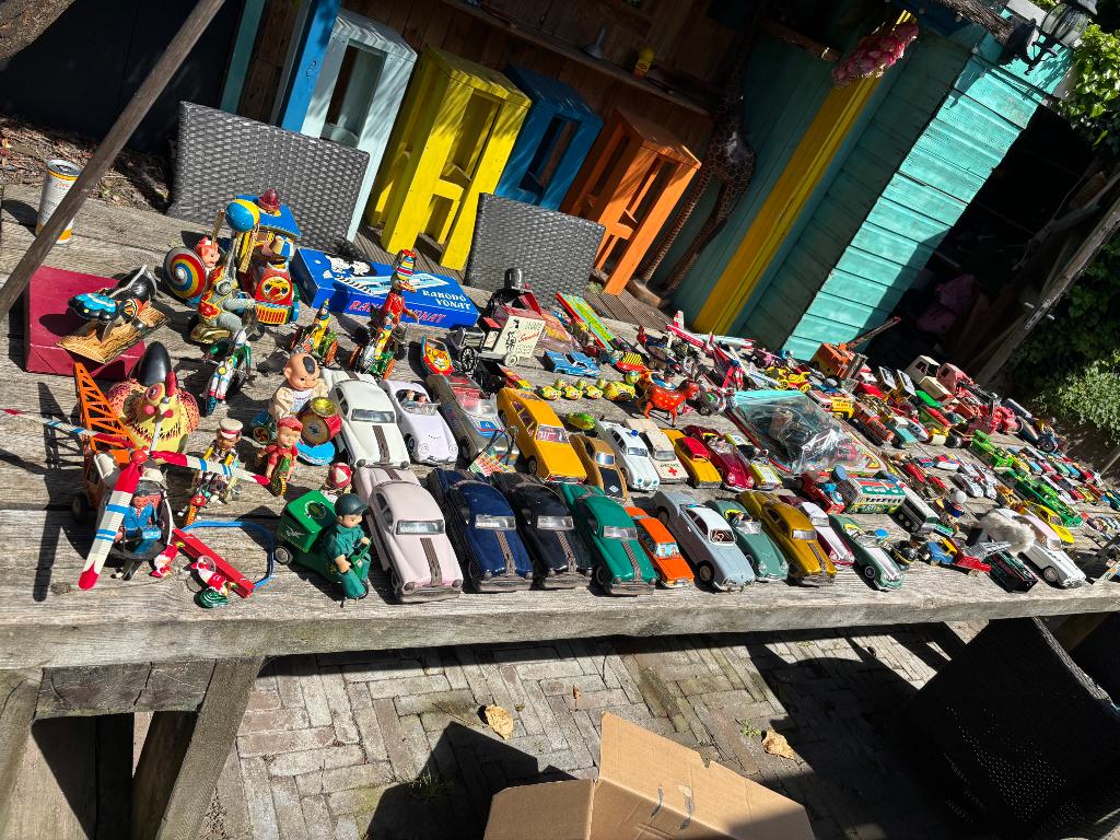 Collectie (antiek) blikken speelgoed, Ophalen