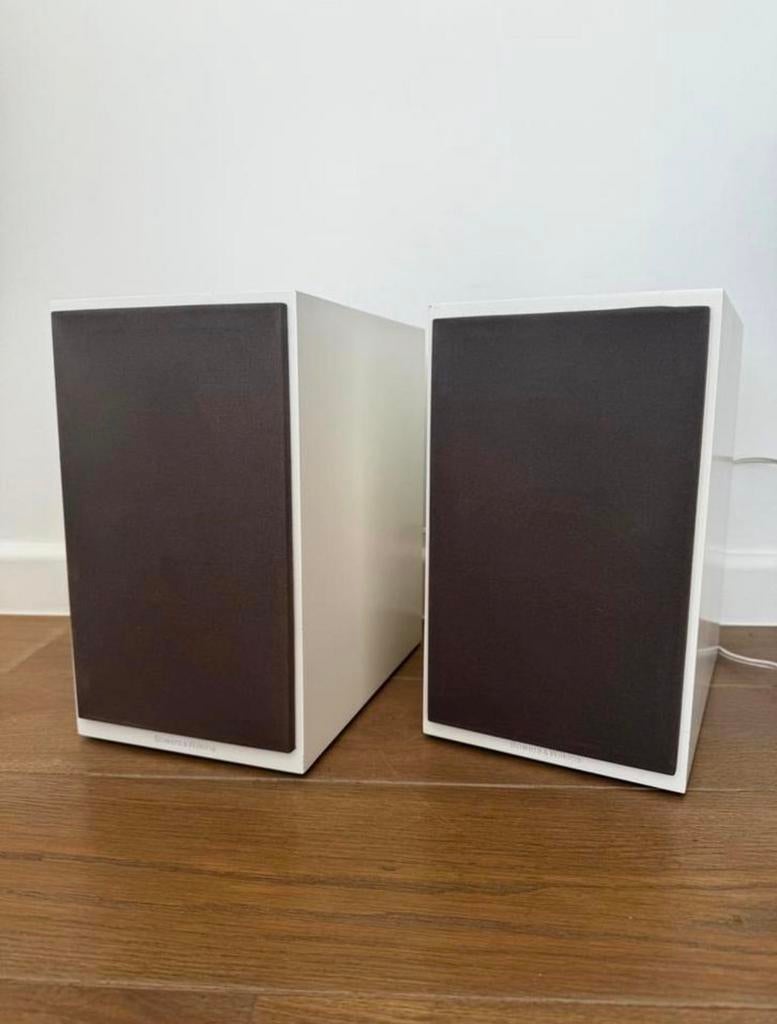 Bowers & Wilkins (B&W) luidsprekerboxen set (2), Ophalen, Zo goed als nieuw