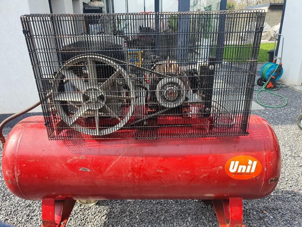 brown prof,compressor 12 bar 5,5 hp 380v 300L tank Werkt, Doe-het-zelf en Bouw, Ophalen, Gebruikt, 400 tot 800 liter/min, Geluidgedempt