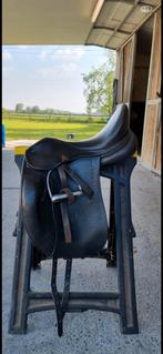 Ikonic dressuurzadel, Ophalen