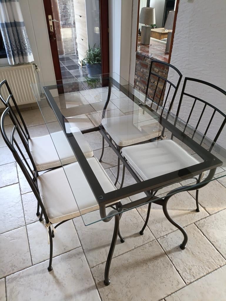 Table métal dessus en verre  4 chaises coussins lavables, Enlèvement, Comme neuf, Verre